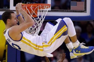 乐鱼电竞在线平台登录入口-C罗的传奇旅程：在沙特联赛的百球里程碑背后，c罗沙滩踢球