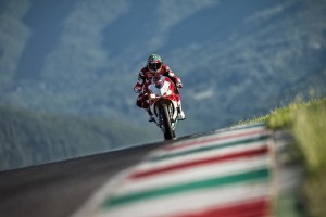 乐鱼体育APP官方下载-卡拉格直言帕利尼亚能力不足，热刺中场问题亟待解决，曝热刺本周将官宣帕拉蒂奇加盟 担任球队足球总监