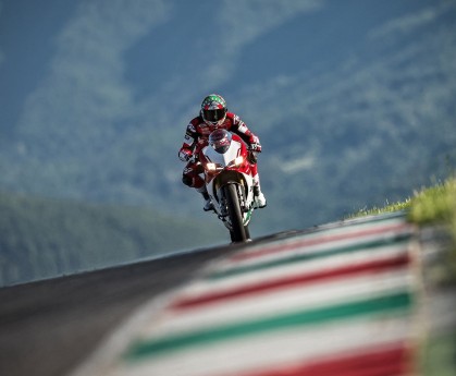 乐鱼体育APP官方下载-卡拉格直言帕利尼亚能力不足，热刺中场问题亟待解决，曝热刺本周将官宣帕拉蒂奇加盟 担任球队足球总监